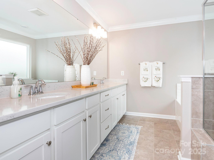 8065 Cornhill Ave Charlotte, NC 28277