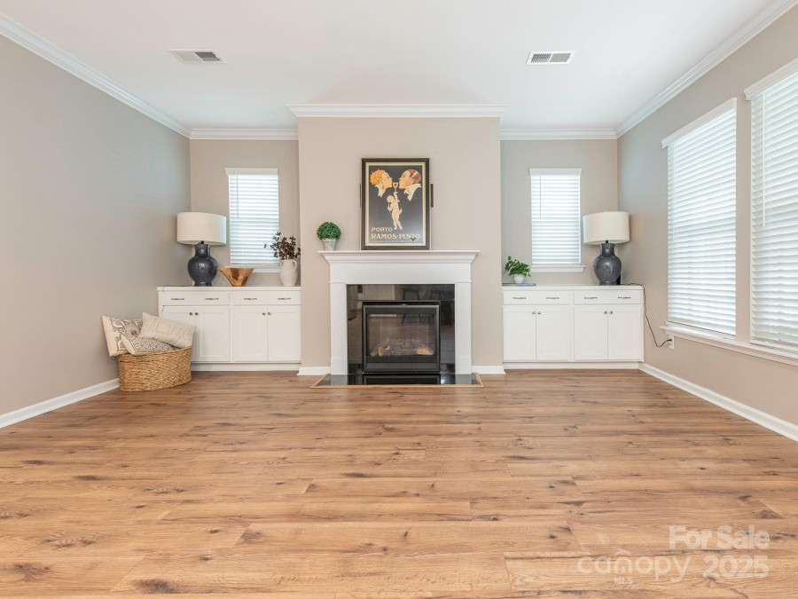 8065 Cornhill Ave Charlotte, NC 28277