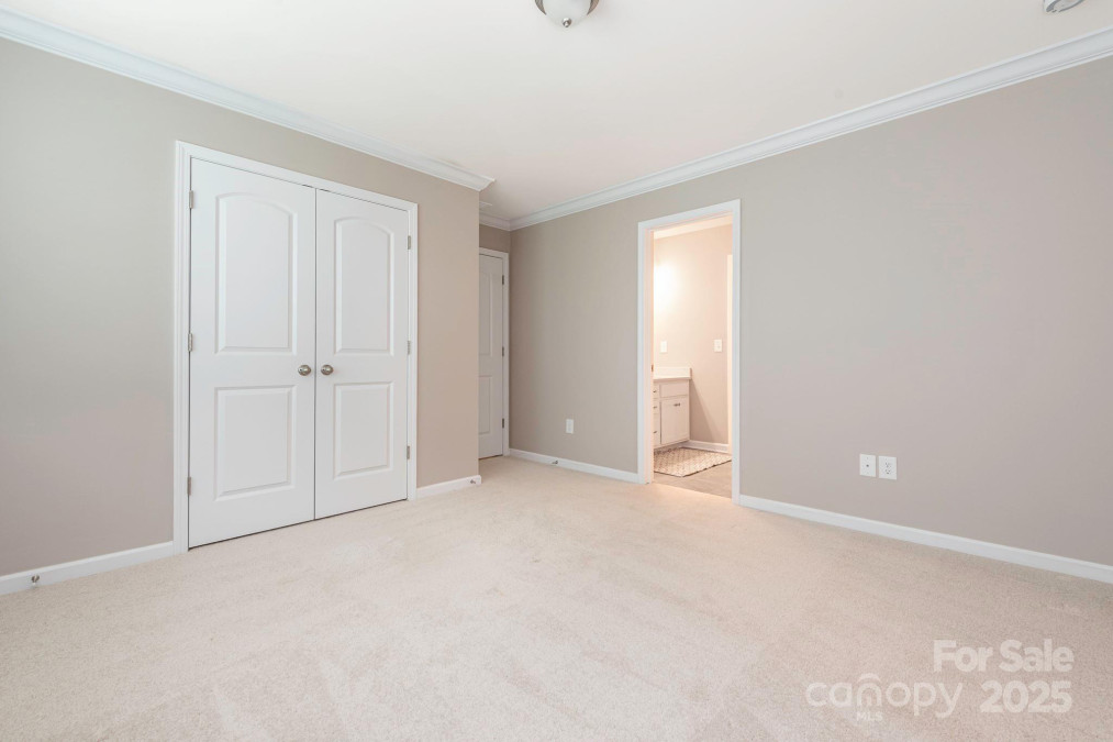 8065 Cornhill Ave Charlotte, NC 28277