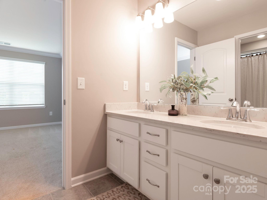 8065 Cornhill Ave Charlotte, NC 28277