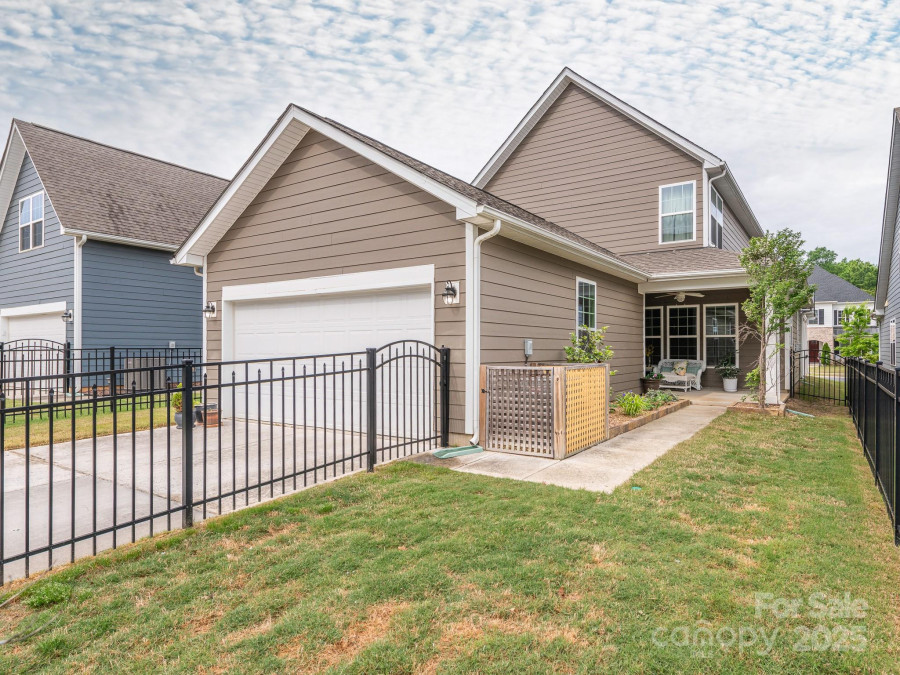 8065 Cornhill Ave Charlotte, NC 28277