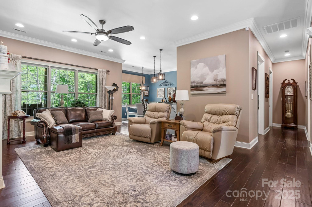 1590 7th St Newton, NC 28658