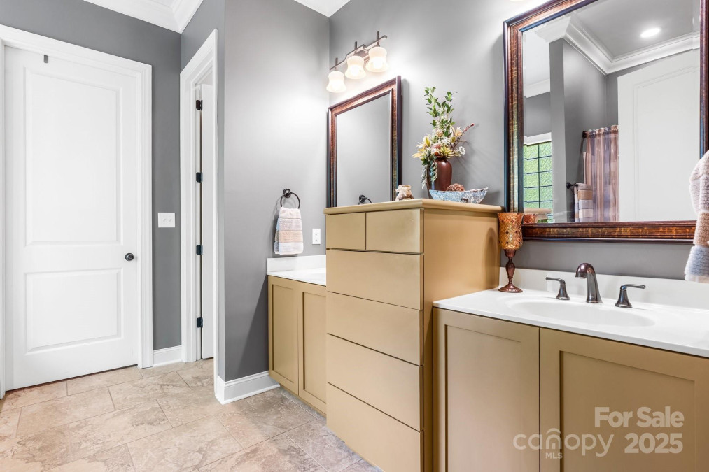 1590 7th St Newton, NC 28658