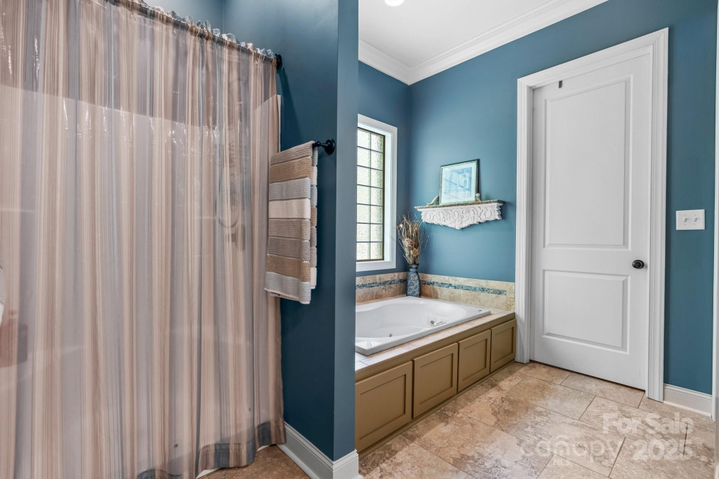 1590 7th St Newton, NC 28658