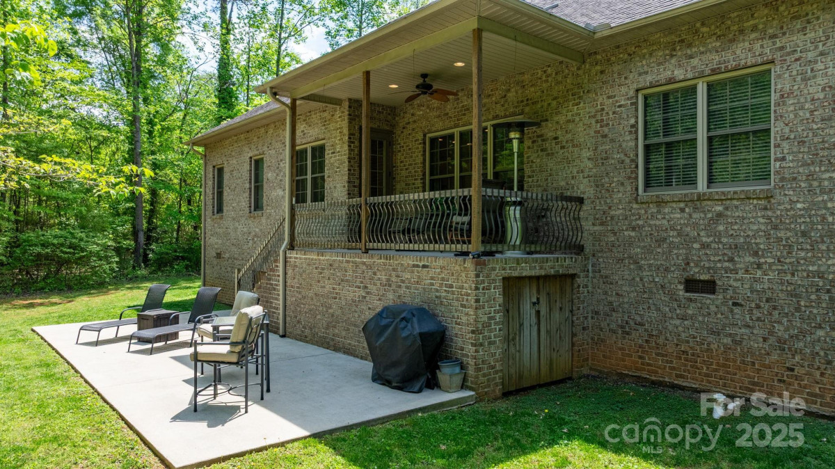 1590 7th St Newton, NC 28658
