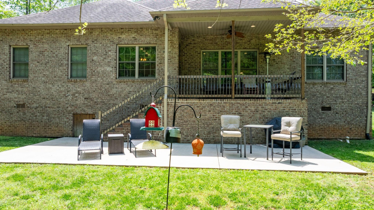 1590 7th St Newton, NC 28658