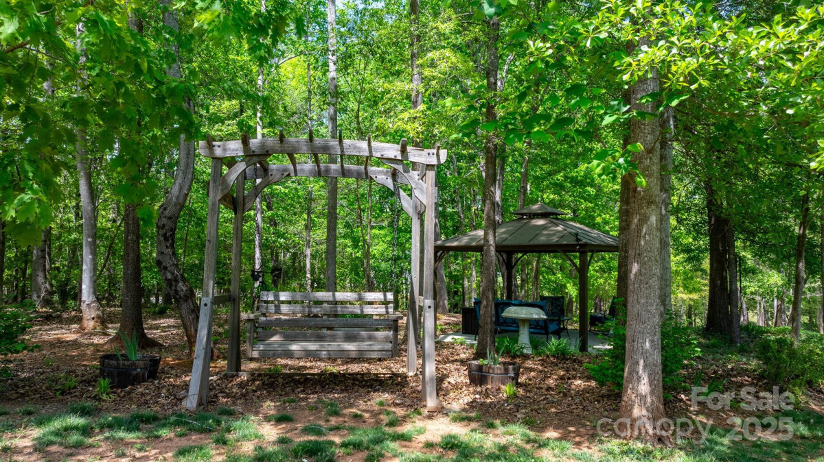 1590 7th St Newton, NC 28658