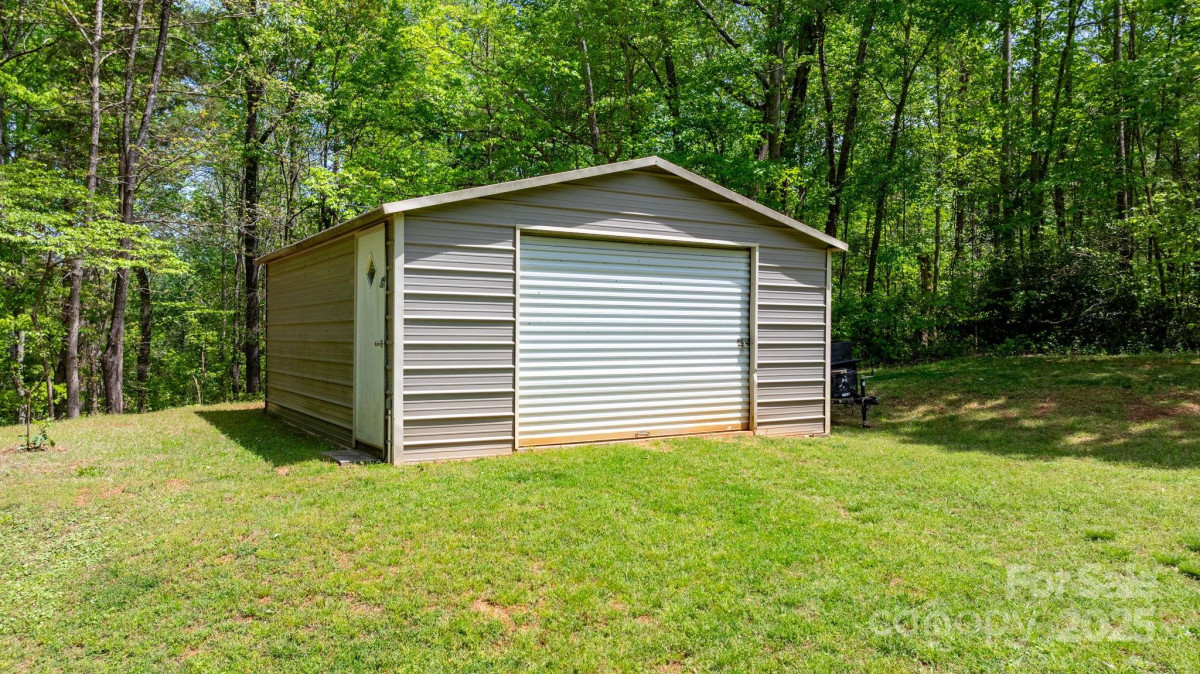 1590 7th St Newton, NC 28658