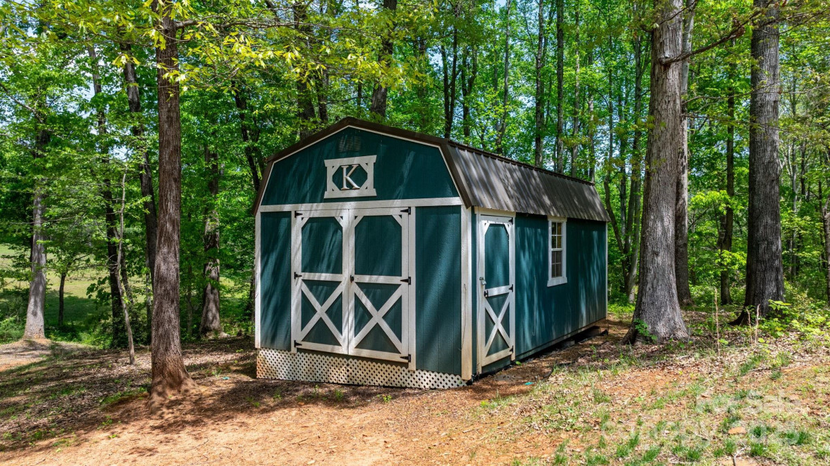 1590 7th St Newton, NC 28658