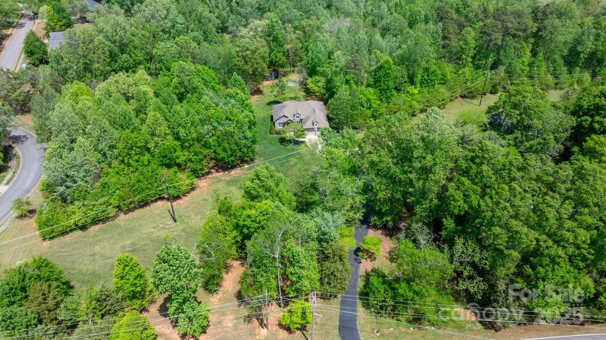 1590 7th St Newton, NC 28658