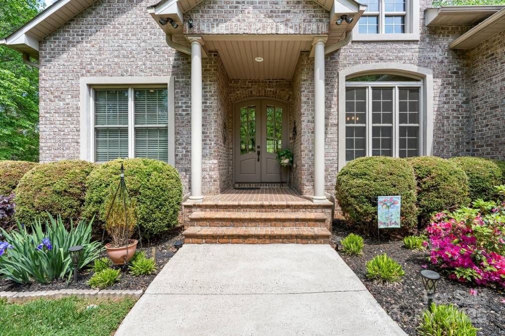 1590 7th St Newton, NC 28658