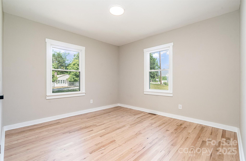 504 Hawthorne St Mount Holly, NC 28120