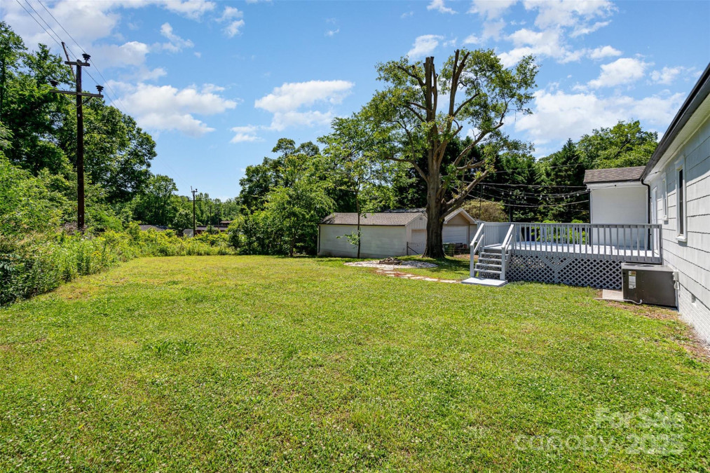 504 Hawthorne St Mount Holly, NC 28120