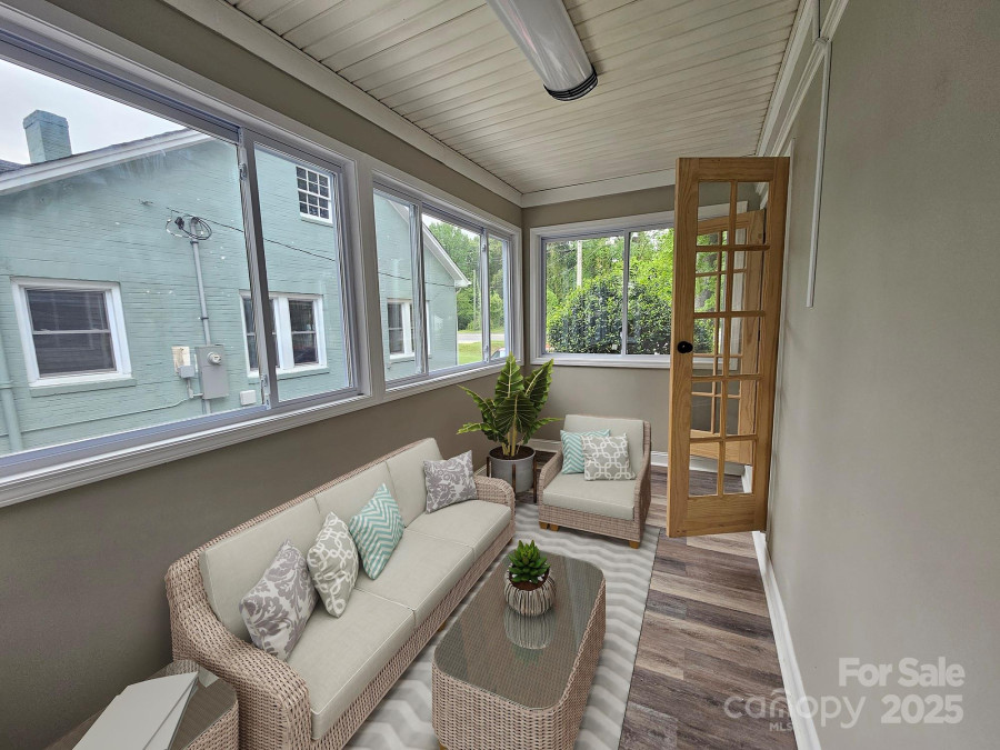 3824 Freedom Dr Charlotte, NC 28208