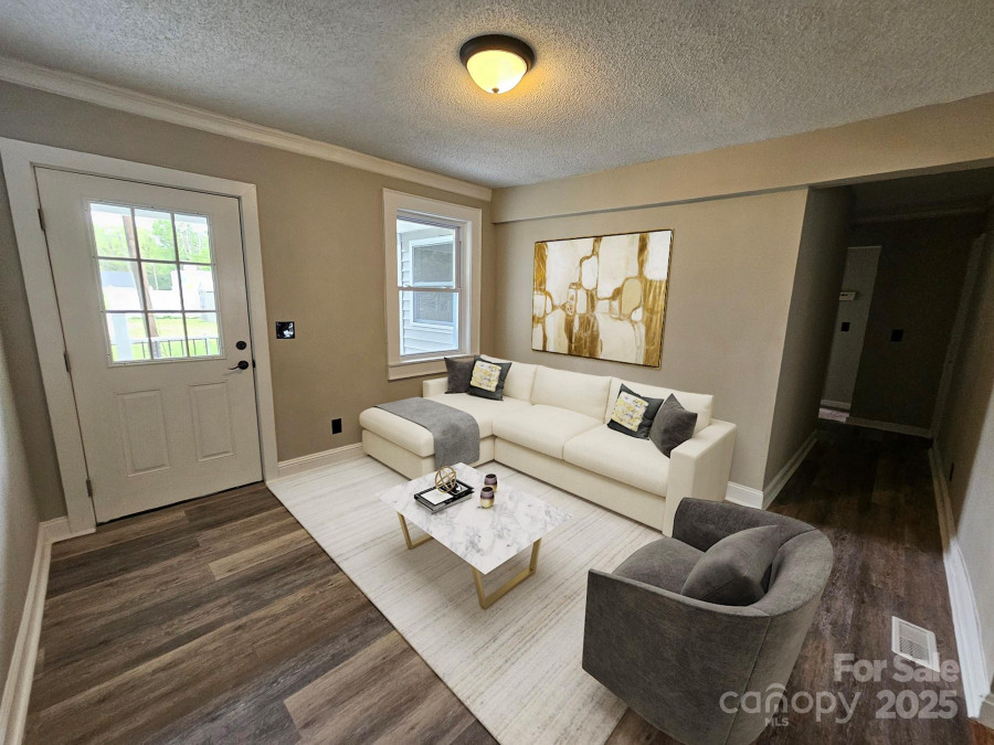 3824 Freedom Dr Charlotte, NC 28208