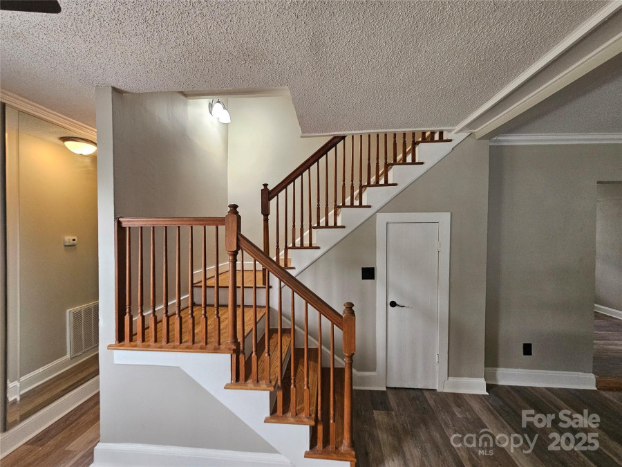 3824 Freedom Dr Charlotte, NC 28208
