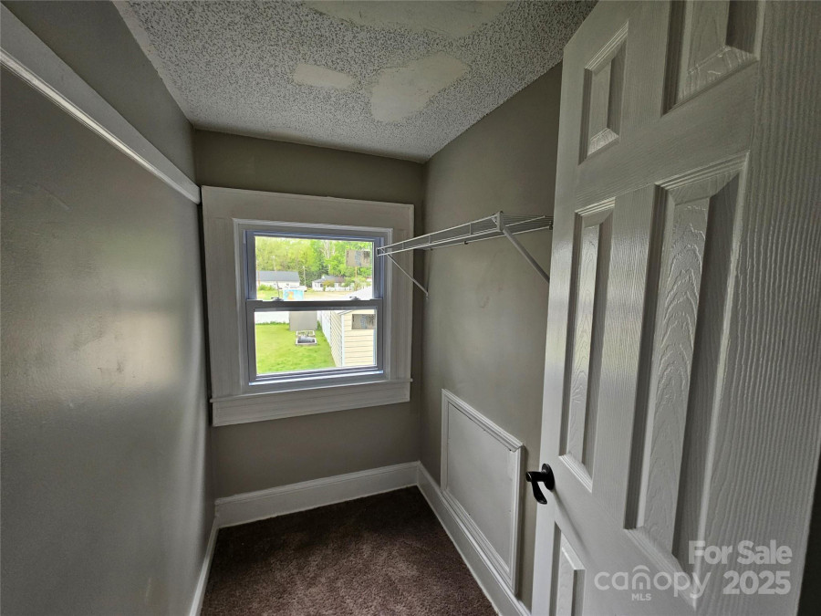 3824 Freedom Dr Charlotte, NC 28208