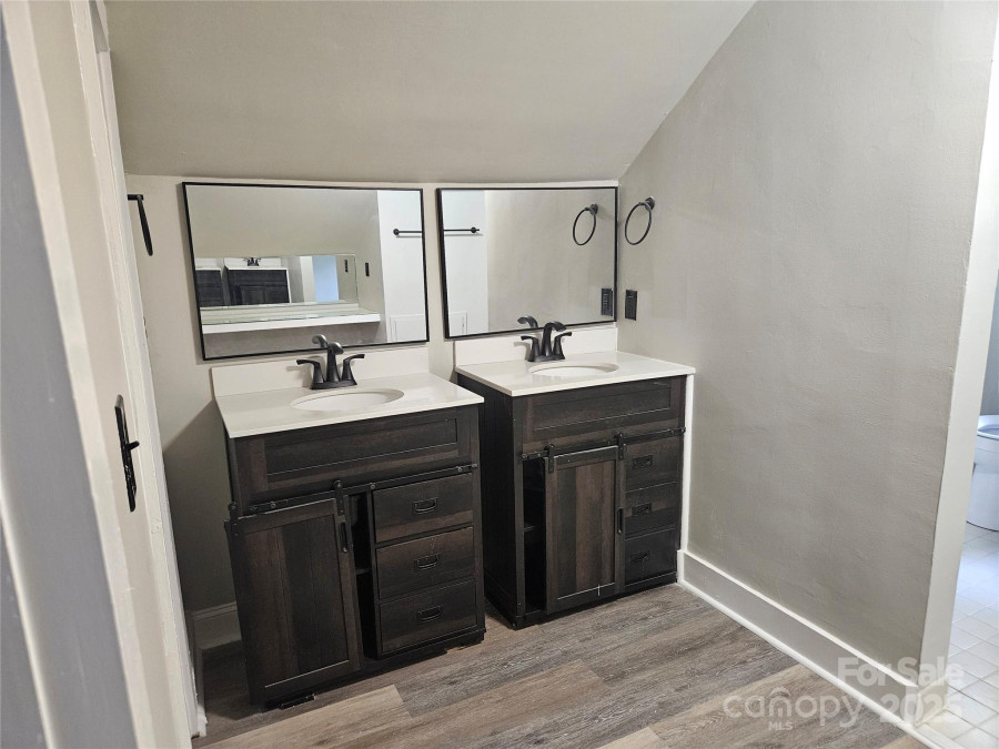 3824 Freedom Dr Charlotte, NC 28208