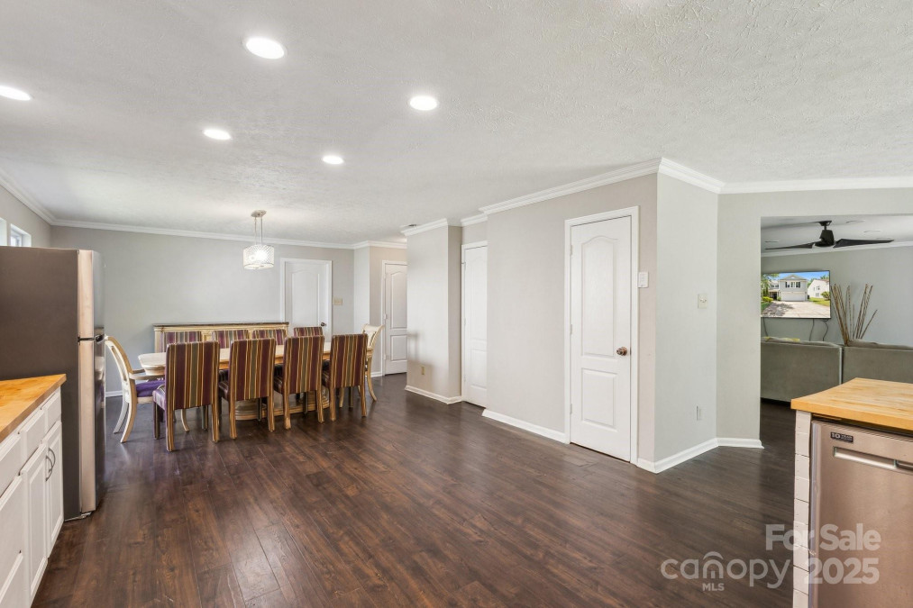 5611 Hammermill Dr Harrisburg, NC 28075