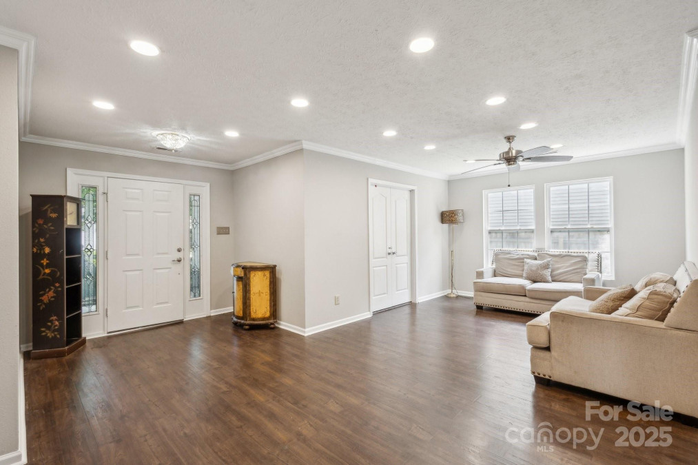 5611 Hammermill Dr Harrisburg, NC 28075
