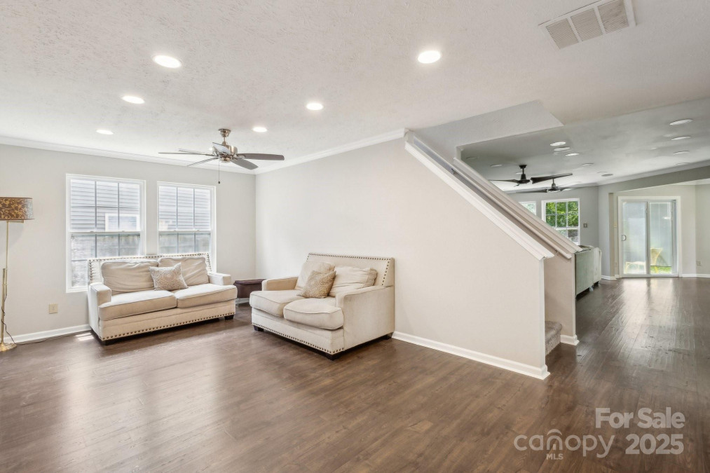 5611 Hammermill Dr Harrisburg, NC 28075