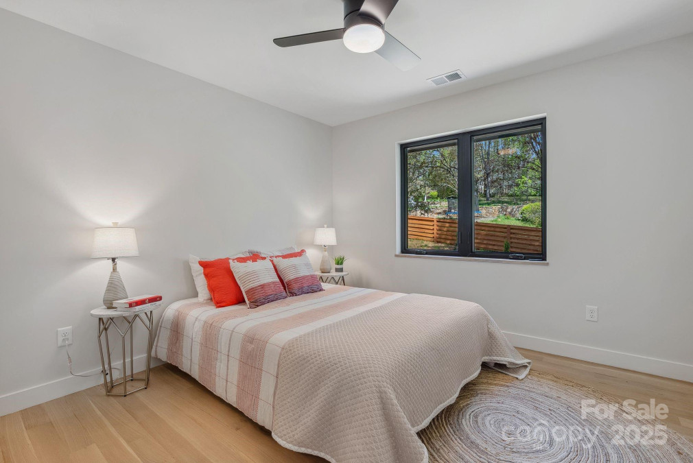 512 Tenth St Black Mountain, NC 28711
