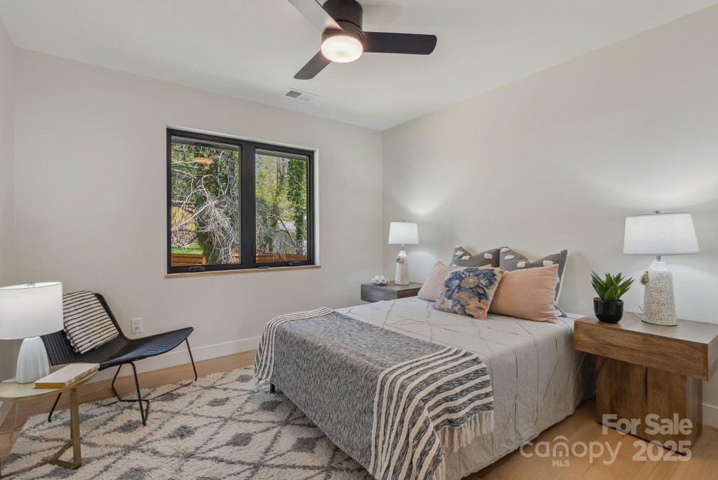 512 Tenth St Black Mountain, NC 28711