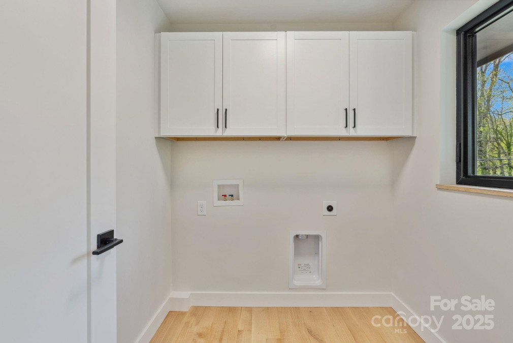 512 Tenth St Black Mountain, NC 28711
