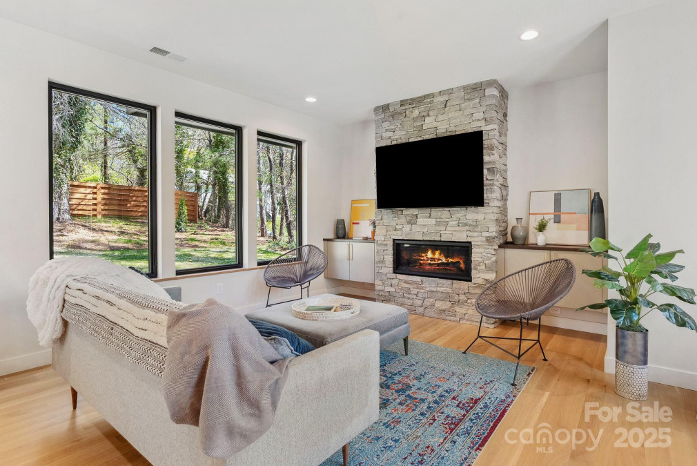 512 Tenth St Black Mountain, NC 28711