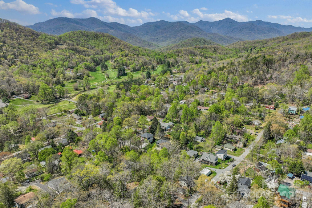 512 Tenth St Black Mountain, NC 28711