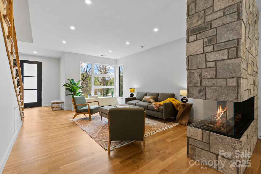 520 Tenth St Black Mountain, NC 28711