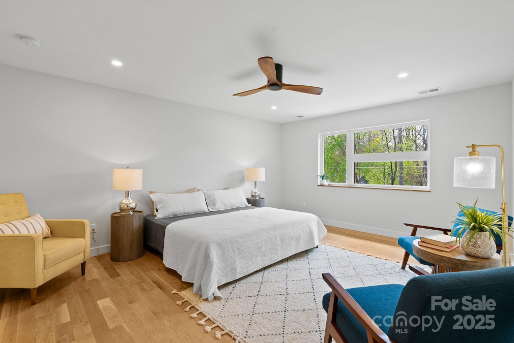 520 Tenth St Black Mountain, NC 28711
