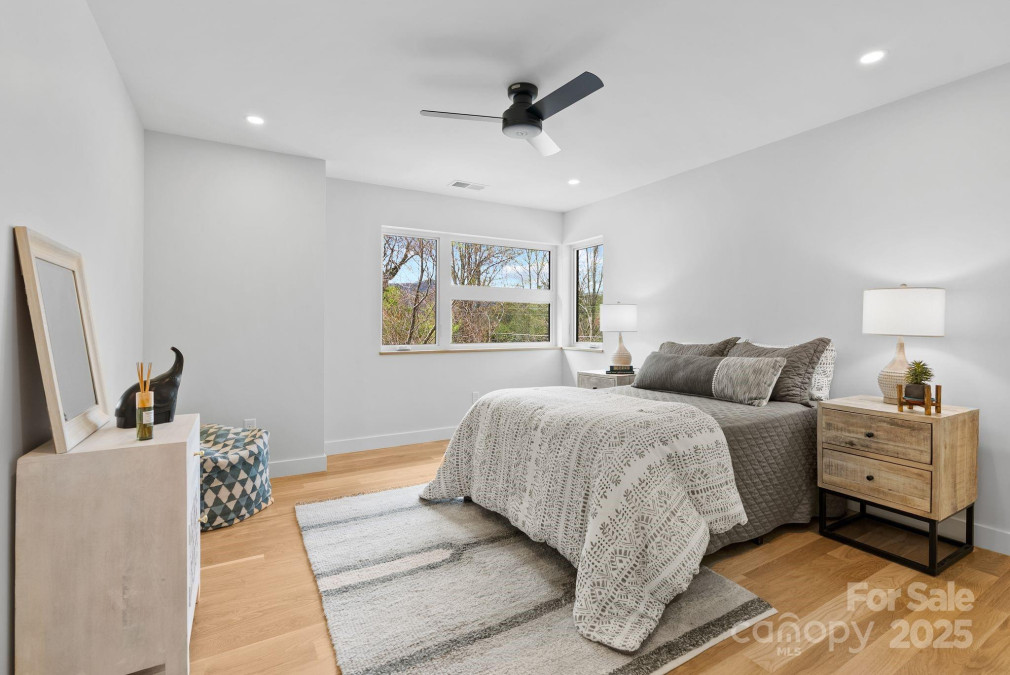 520 Tenth St Black Mountain, NC 28711