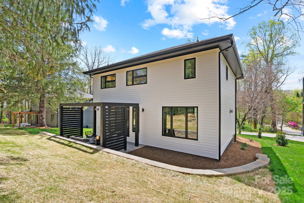 520 Tenth St Black Mountain, NC 28711