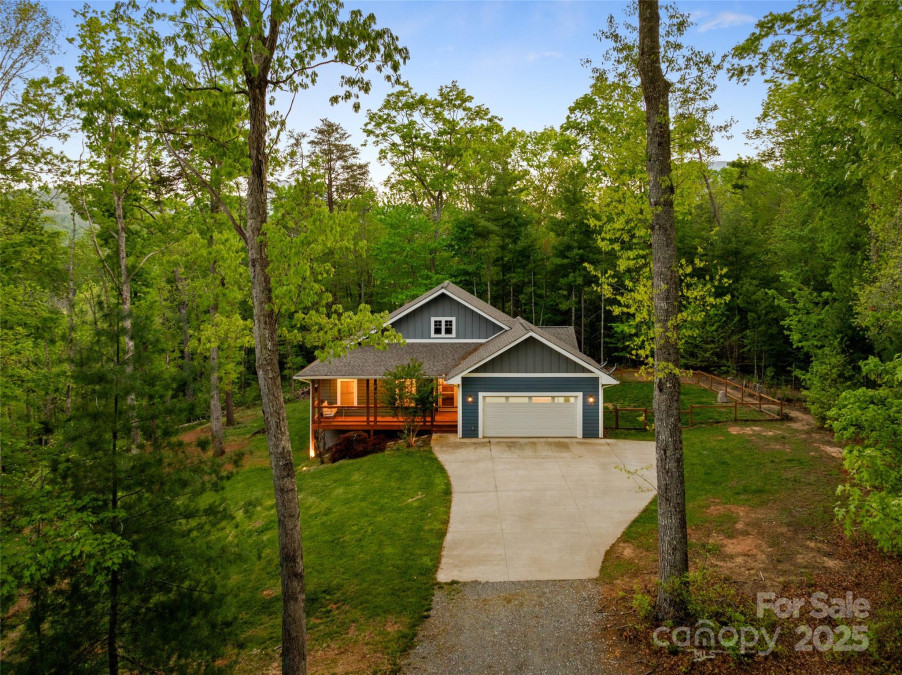 8 Clover Ridge Ln Leicester, NC 28748