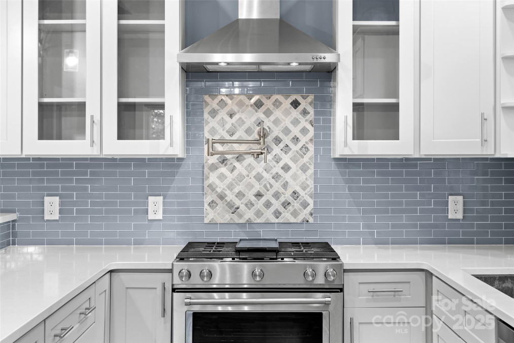 8 Clover Ridge Ln Leicester, NC 28748
