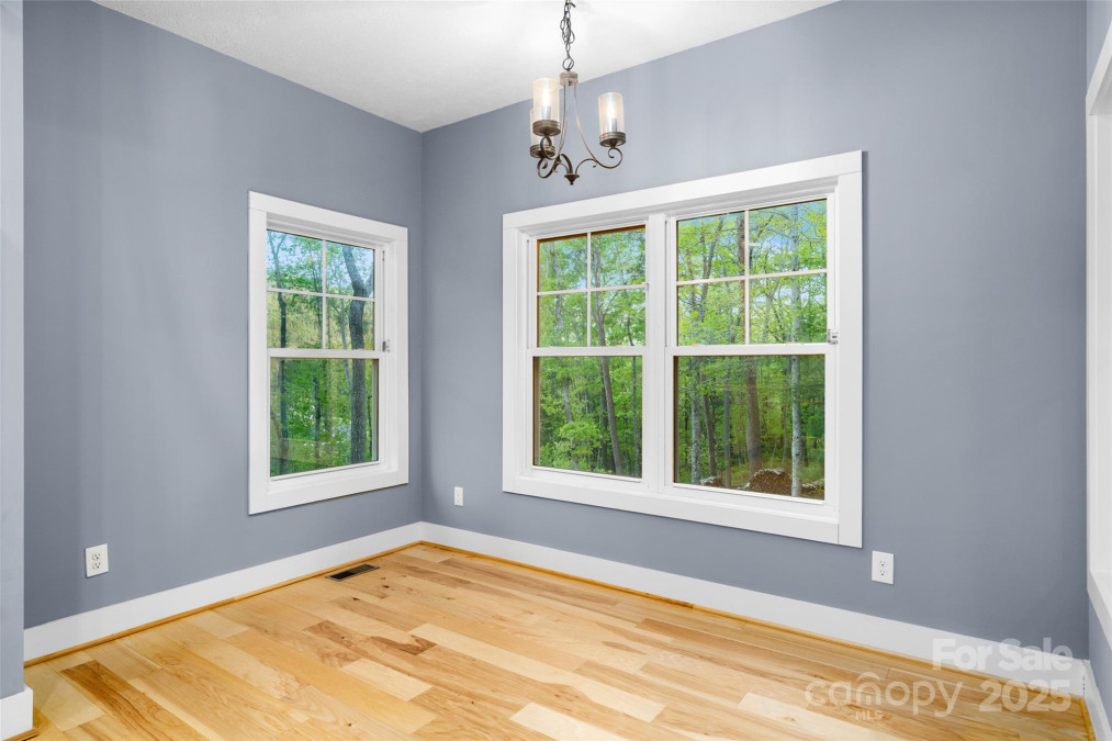 8 Clover Ridge Ln Leicester, NC 28748