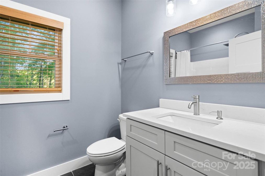 8 Clover Ridge Ln Leicester, NC 28748