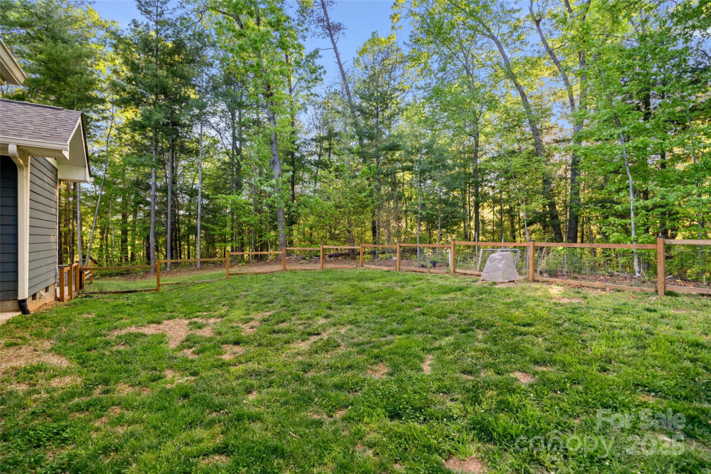 8 Clover Ridge Ln Leicester, NC 28748