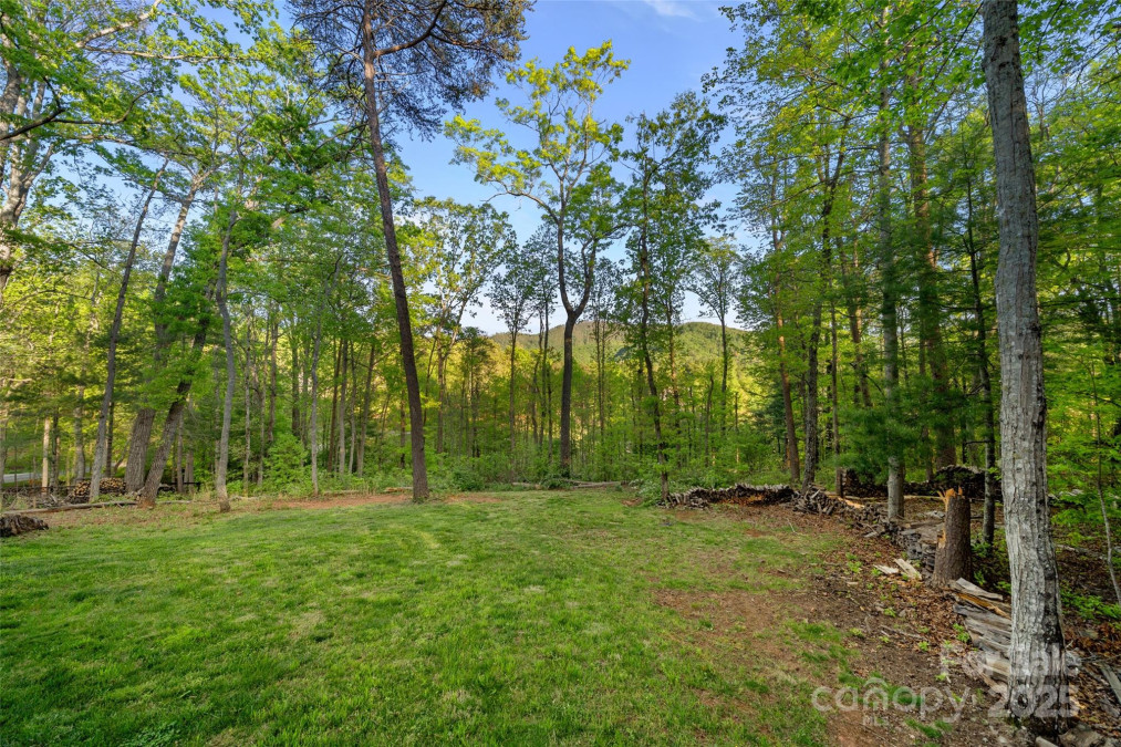8 Clover Ridge Ln Leicester, NC 28748