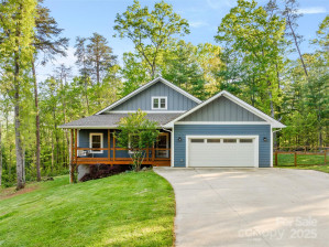 8 Clover Ridge Ln Leicester, NC 28748