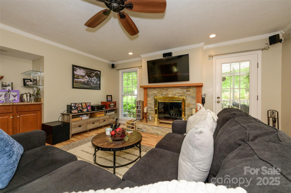 10316 Whitethorn Dr Charlotte, NC 28277