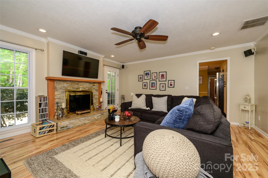 10316 Whitethorn Dr Charlotte, NC 28277