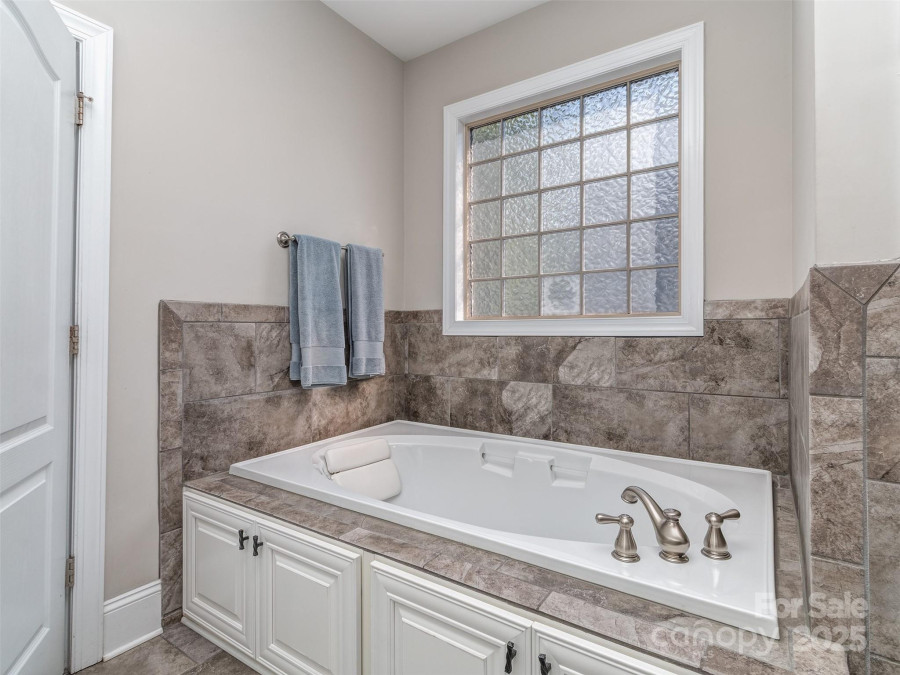 4008 Widgeon Way Waxhaw, NC 28173