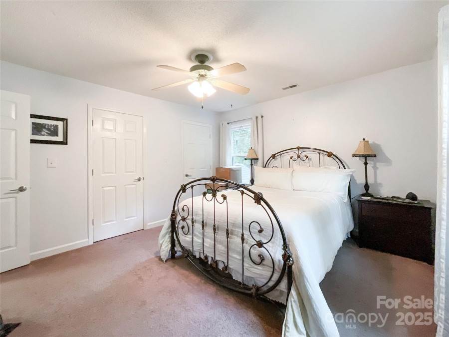 2214 Cannonade Ct Matthews, NC 28105