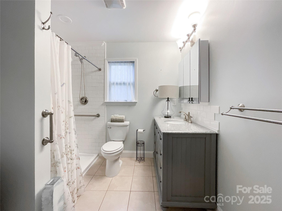 2214 Cannonade Ct Matthews, NC 28105