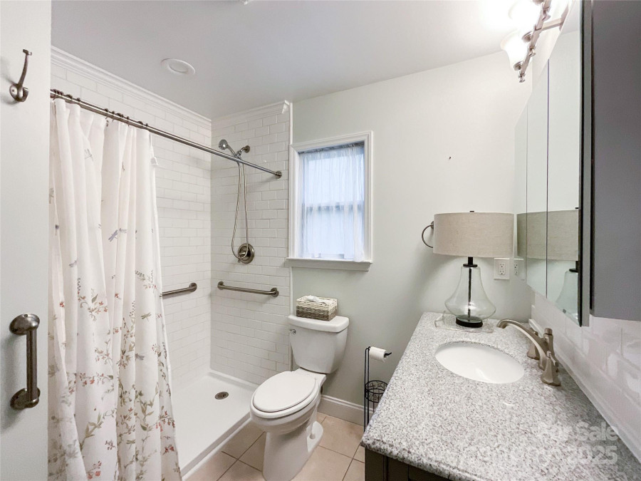 2214 Cannonade Ct Matthews, NC 28105