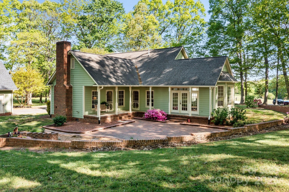 101 Blueberry Hill Dr Statesville, NC 28625