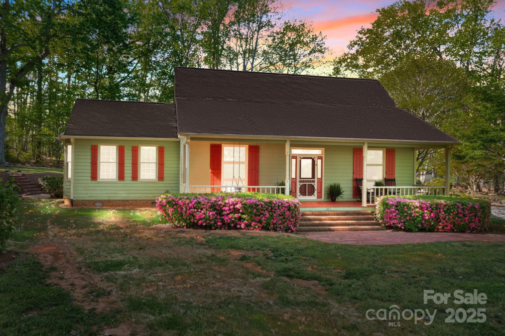 101 Blueberry Hill Dr Statesville, NC 28625