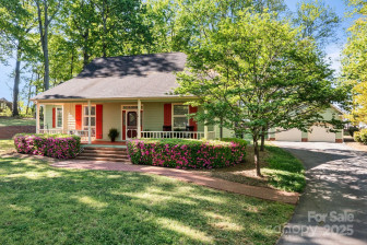 101 Blueberry Hill Dr Statesville, NC 28625